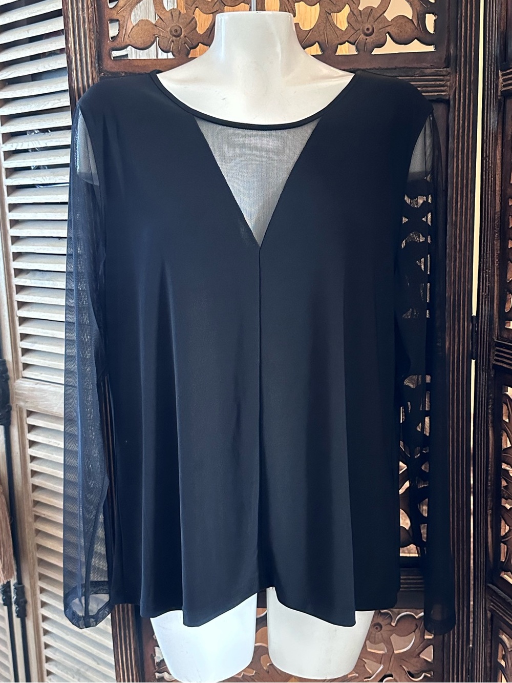 DKNY Black Mesh Accent Long Sleeved Pull On Stretch Top / Shirt. NEW.